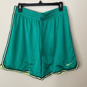 Nike womens medium athletic shorts